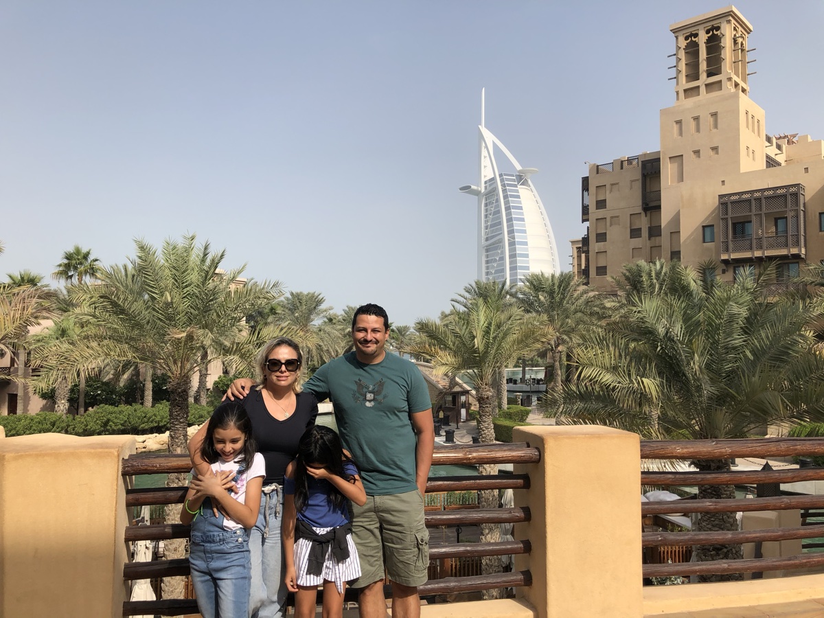Carolina en Dubai con su familia